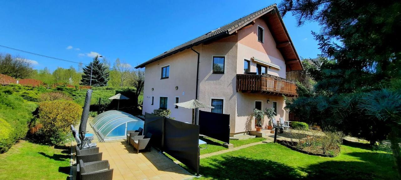 Pool Apartments Karlovy Vary Exterior photo